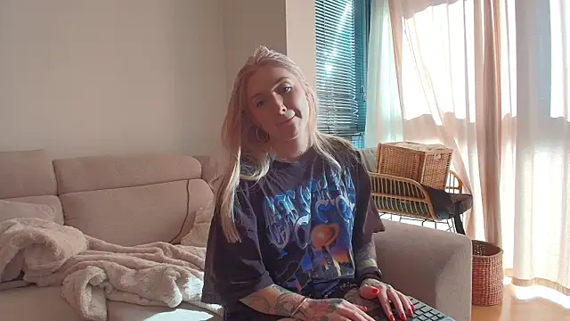 tattoobbgirl online show from 05/16/26, 04:17