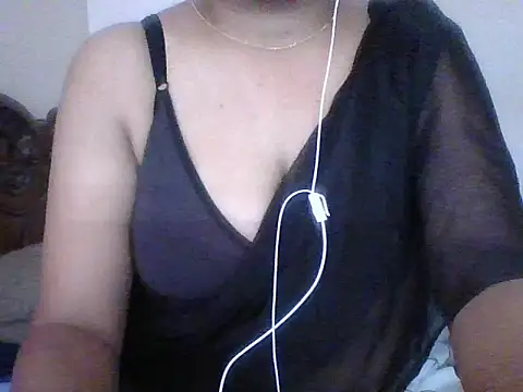 Snapshot of snehashreyatamil chatting on 10/30/25, 08:27 snehashreyatamil online show from 10/30/25, 08:27