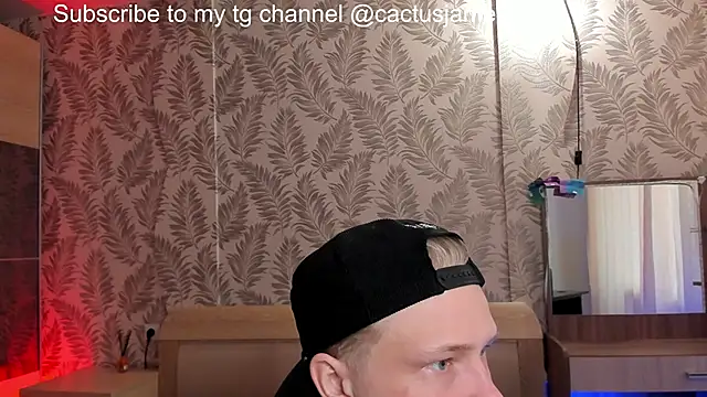 Snapshot of Cactus__James chatting on 12/19/25, 06:42 Cactus James online show from 12/19/25, 06:42