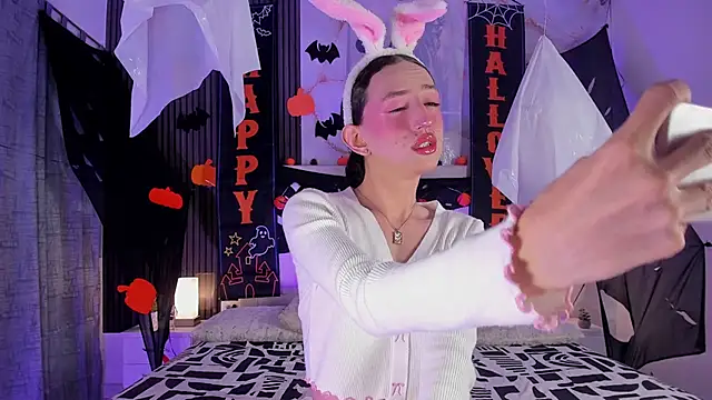 peachandtyron  online show from 10/18/25, 03:42