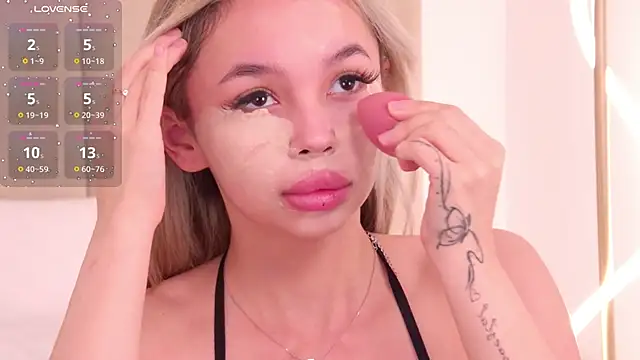 Snapshot of katyevance chatting on 12/05/25, 05:20 katyevance online show from 12/05/25, 05:20