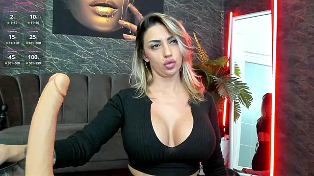 IzabelaTessa online show from 10/30/25, 09:15