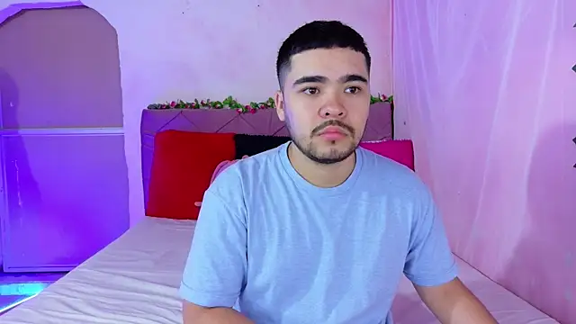  mia and mike  online show from 10/07/25, 02:14