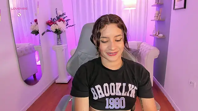 hanna mils online show from 06/19/26, 03:44