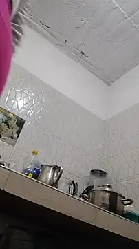 Elowyn online show from 12/04/25, 08:17