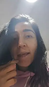 Snapshot of Elowyn chatting on 05/20/26, 11:44 Elowyn online show from 05/20/26, 11:44