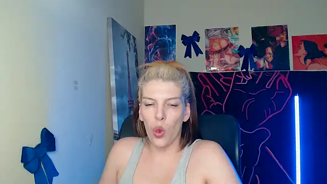 VanessaRey  online show from 04/15/26, 05:03