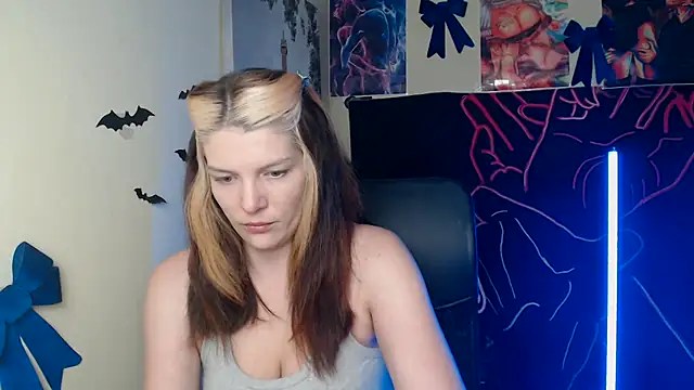 Snapshot of VanessaRey_ chatting on 04/26/26, 06:44 VanessaRey online show from 04/26/26, 06:44