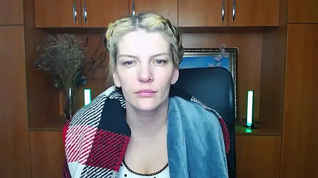 Snapshot of VanessaRey_ chatting on 05/03/26, 06:30 VanessaRey online show from 05/03/26, 06:30