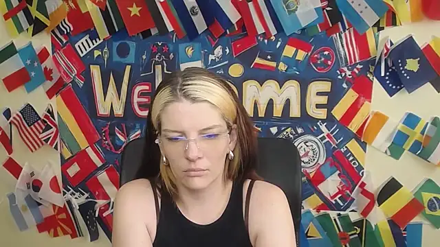 Snapshot of VanessaRey_ chatting on 05/07/26, 06:30 VanessaRey online show from 05/07/26, 06:30