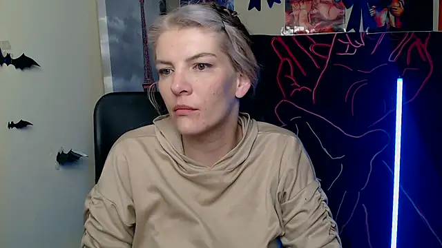 Snapshot of VanessaRey_ chatting on 05/14/26, 03:57 VanessaRey online show from 05/14/26, 03:57