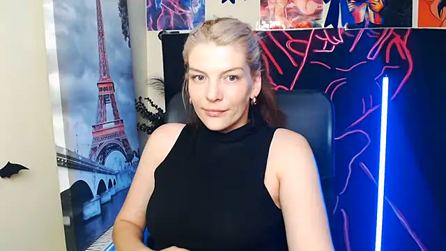 Snapshot of VanessaRey_ chatting on 05/27/26, 02:41 VanessaRey online show from 05/27/26, 02:41