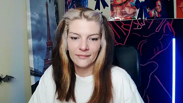 Snapshot of VanessaRey_ chatting on 06/02/26, 06:48 VanessaRey online show from 06/02/26, 06:48