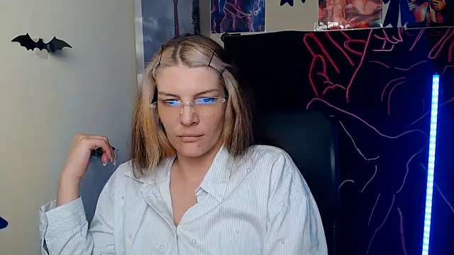 Snapshot of VanessaRey_ chatting on 06/04/26, 07:03 VanessaRey online show from 06/04/26, 07:03