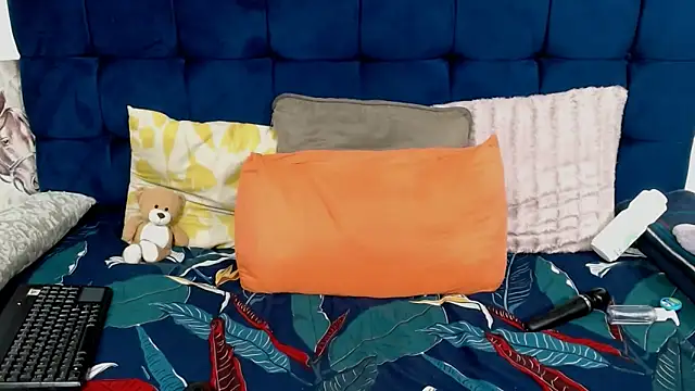 AriesCake online show from 04/12/26, 11:59