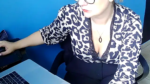 lady gloria69 online show from 10/04/25, 11:30