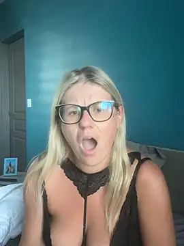 Snapshot of lady_gloria69 chatting on 07/02/26, 04:29 lady gloria69 online show from 07/02/26, 04:29