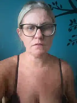 Snapshot of lady_gloria69 chatting on 07/22/26, 07:27 lady gloria69 online show from 07/22/26, 07:27