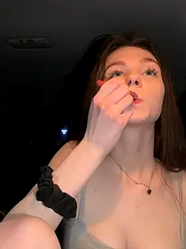 MilaBee online show from 11/17/25, 11:05