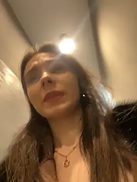 MilaBee online show from 02/07/26, 05:33