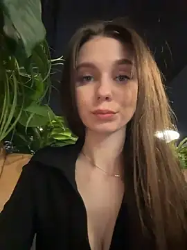 MilaBee online show from 03/23/26, 07:45