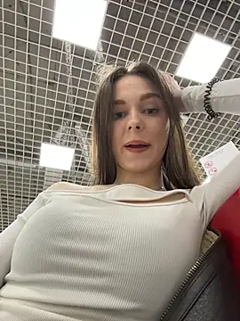 MilaBee online show from 04/07/26, 11:10