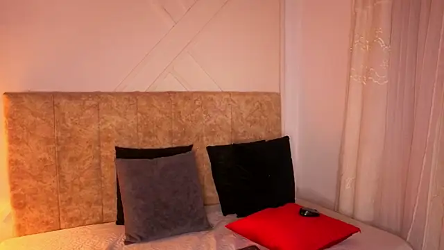 angelinarouse  online show from 04/16/26, 03:29