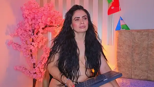 angelinarouse  online show from 07/10/26, 08:18