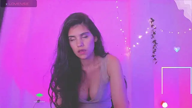 Gia Blair online show from 05/13/26, 07:33