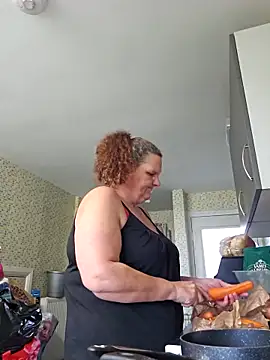 MissQueenBeex online show from 11/09/25, 01:09