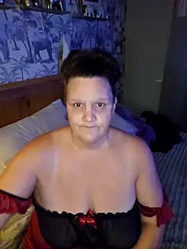 MissQueenBeex online show from 12/04/25, 11:57