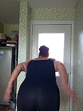 MissQueenBeex online show from 04/14/26, 11:27