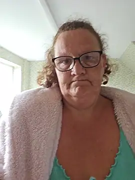 MissQueenBeex online show from 06/10/26, 08:13