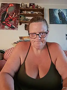 MissQueenBeex online show from 07/20/26, 06:21