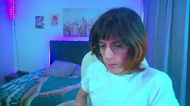 Snapshot of goth_minerva chatting on 06/17/26, 01:34 goth minerva online show from 06/17/26, 01:34