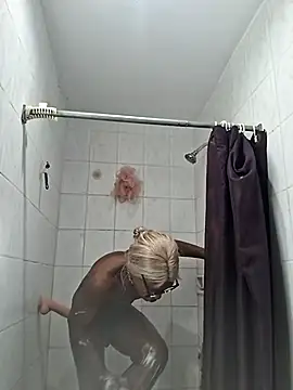 ItsBarbieBitcxxxx69 online show from 11/20/25, 08:14