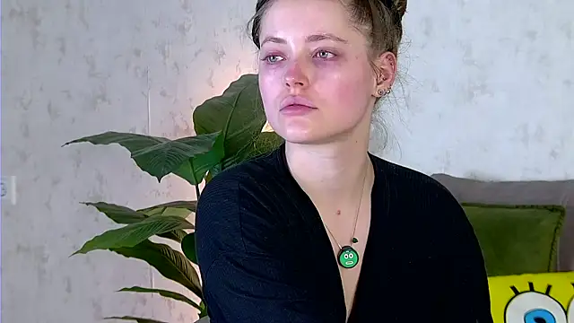 AshleyD  online show from 12/04/25, 02:10