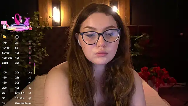 Snapshot of LuxSopphia chatting on 05/24/26, 12:32 LuxSopphia online show from 05/24/26, 12:32
