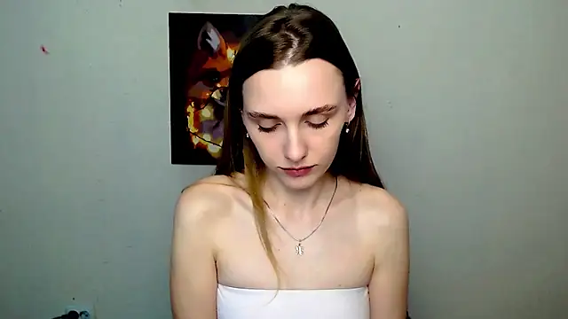 Snapshot of Doll_Angelina chatting on 05/19/26, 05:58 Doll Angelina online show from 05/19/26, 05:58