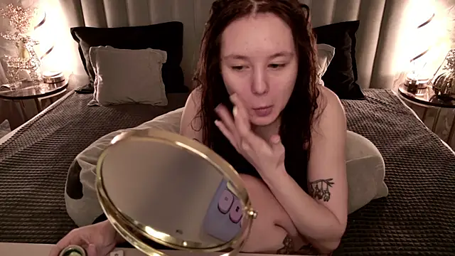 CarolineTenders online show from 04/30/26, 01:23