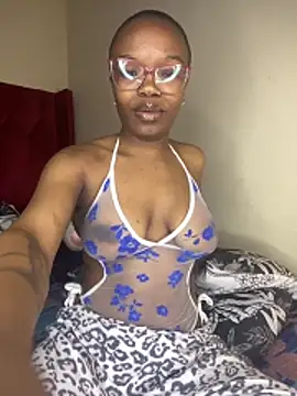 YummyMelanin117 online show from 11/10/25, 06:07