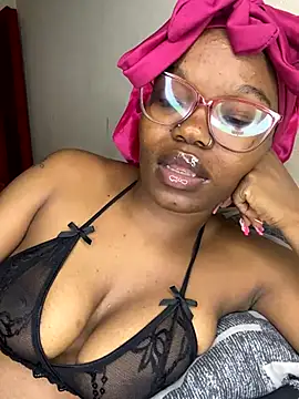 YummyMelanin117 online show from 11/26/25, 09:49