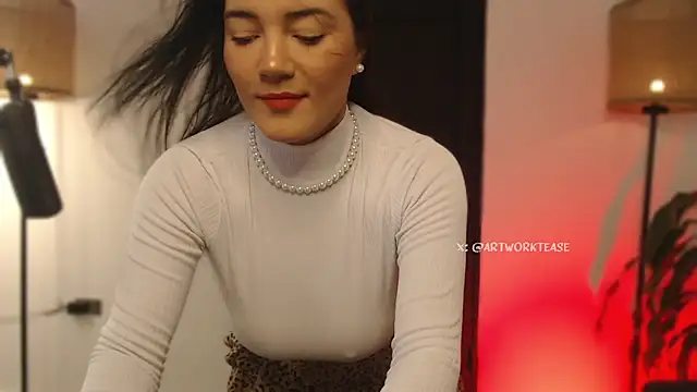 Artworktease online show from 03/12/25, 06:33