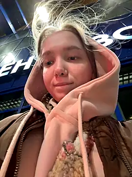 bambi lu online show from 10/16/25, 04:41