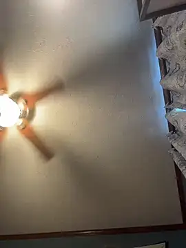 Snapshot of kushdoll99 chatting on 11/02/25, 03:47 kushdoll99 online show from 11/02/25, 03:47