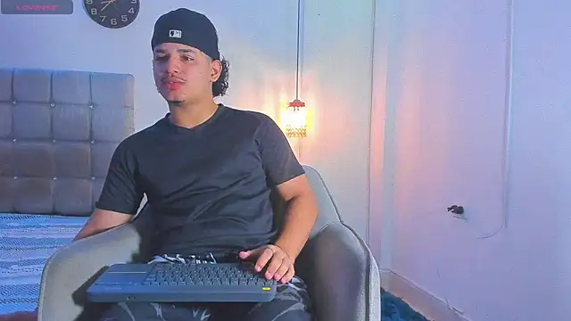 samxx muscle online show from 12/18/25, 01:39