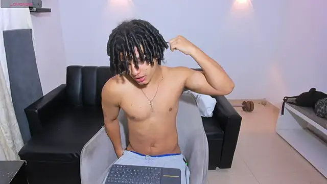 Snapshot of samxx_muscle chatting on 06/25/26, 01:48 samxx muscle online show from 06/25/26, 01:48