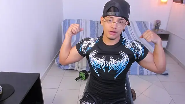 Snapshot of samxx_muscle chatting on 07/08/26, 12:53 samxx muscle online show from 07/08/26, 12:53