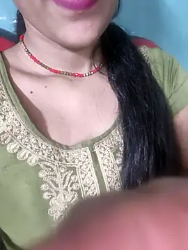 Snapshot of Eshwari_Chopra chatting on 04/23/26, 04:09 Eshwari Chopra online show from 04/23/26, 04:09