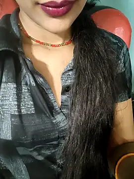 Snapshot of Eshwari_Chopra chatting on 04/28/26, 02:27 Eshwari Chopra online show from 04/28/26, 02:27